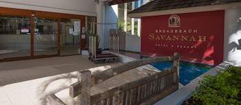 broadbeach savannah hotel and resort