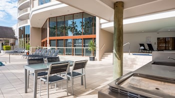 broadbeach savannah hotel and resort