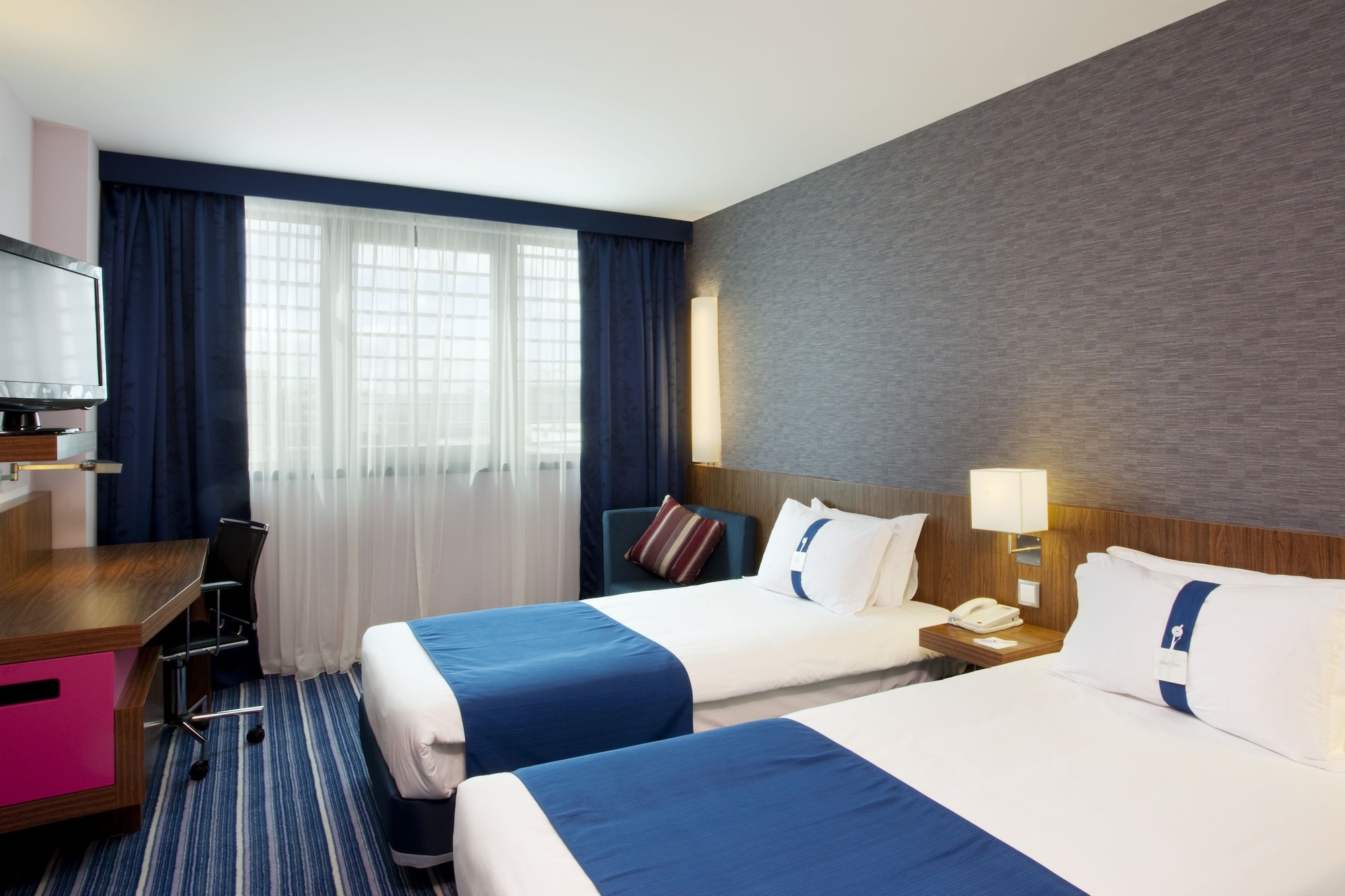 holiday inn express lisbon alfragide by ihg
