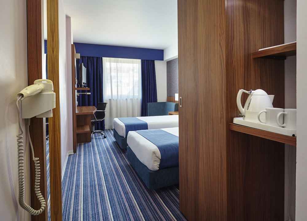 holiday inn express lisbon alfragide by ihg