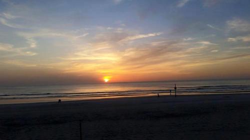 spacious and modern resort condo in daytona beach studio condo 1