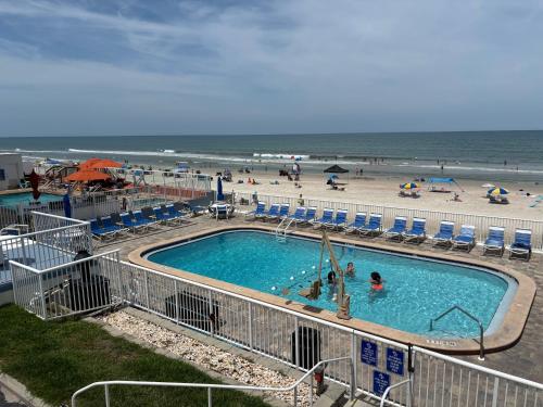 spacious and modern resort condo in daytona beach studio condo 1