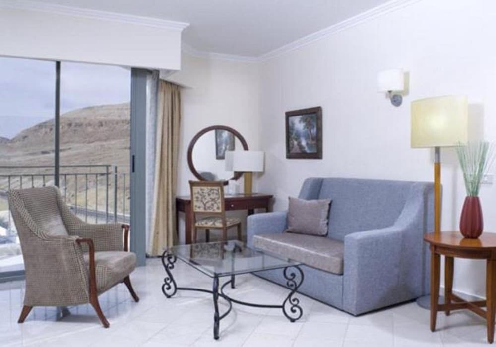 royal hotel dead sea