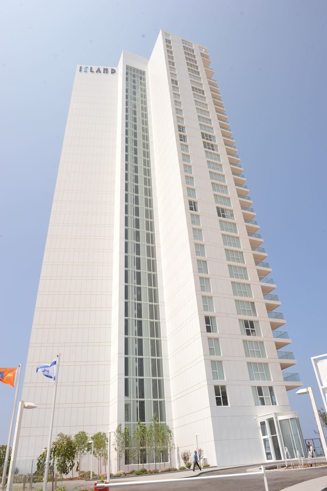 island luxurious suites hotel
