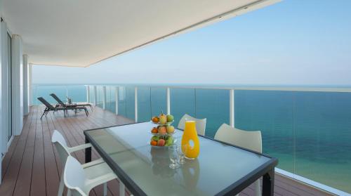 island luxurious suites hotel