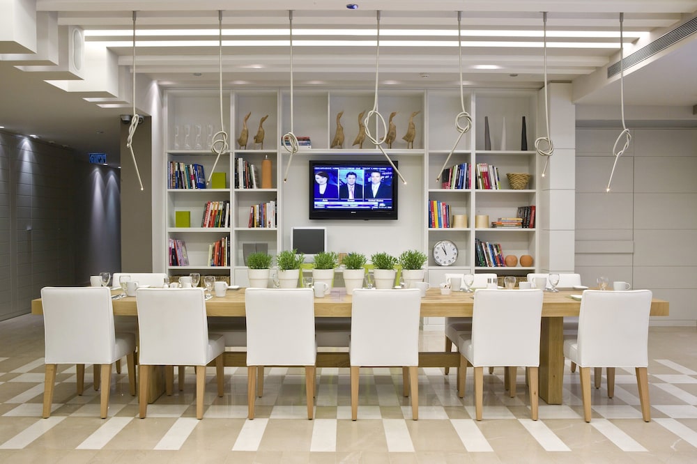 sadot hotel ben gurion airport an atlas boutique hotel