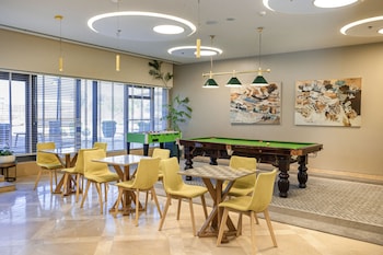 sadot hotel ben gurion airport an atlas boutique hotel