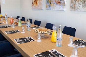 sadot hotel ben gurion airport an atlas boutique hotel