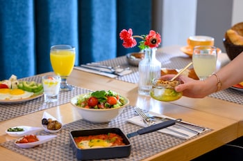 sadot hotel ben gurion airport an atlas boutique hotel