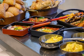 sadot hotel ben gurion airport an atlas boutique hotel