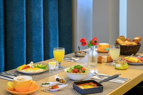 sadot hotel ben gurion airport an atlas boutique hotel