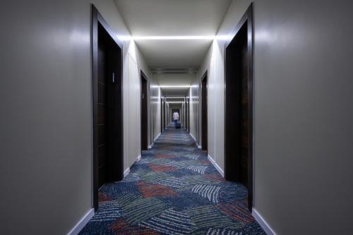 sadot hotel ben gurion airport an atlas boutique hotel