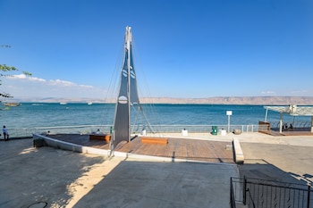 shirat hayam boutique hotel