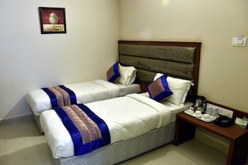 hotel pine tree