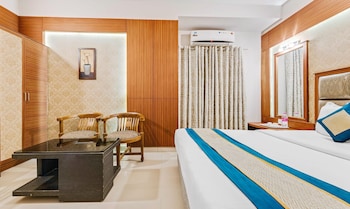 hotel pine tree
