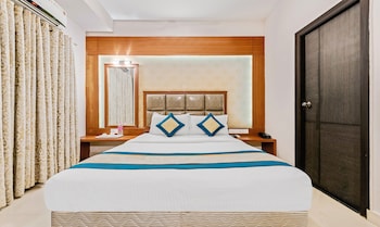 hotel pine tree