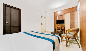 hotel pine tree