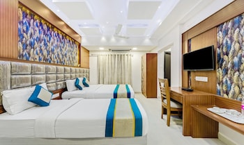 hotel pine tree