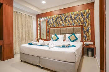 hotel pine tree