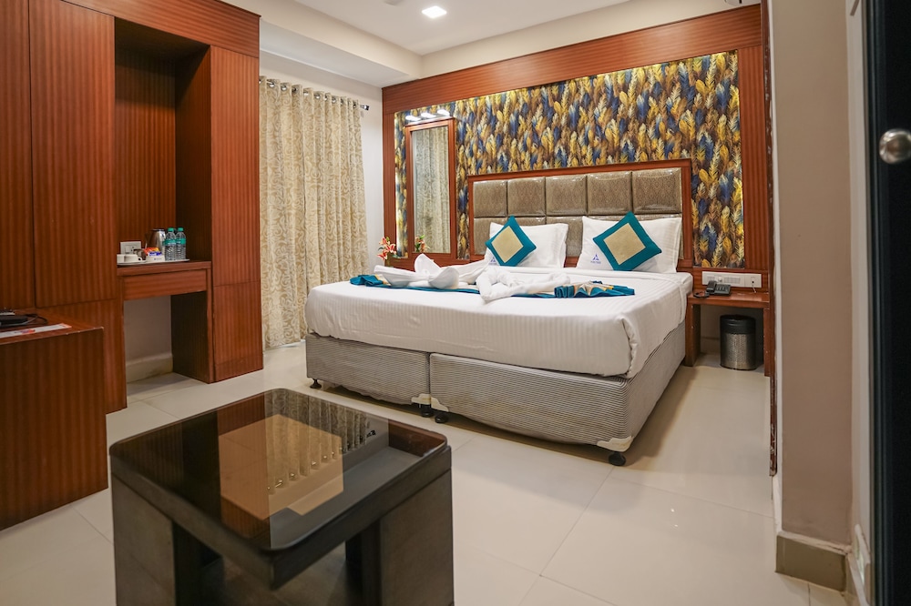 hotel pine tree