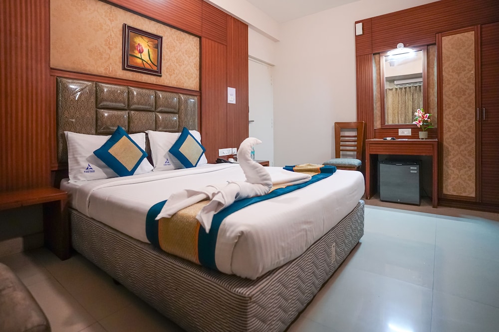 hotel pine tree