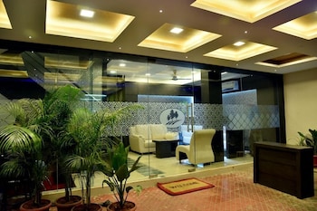 hotel pine tree