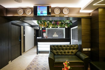 hotel pine tree