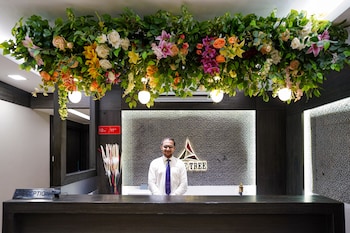 hotel pine tree