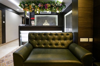 hotel pine tree