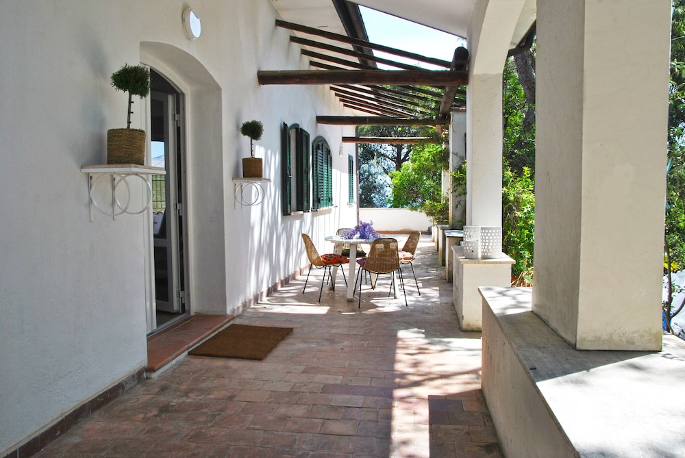 villa il corbezzolo rosso