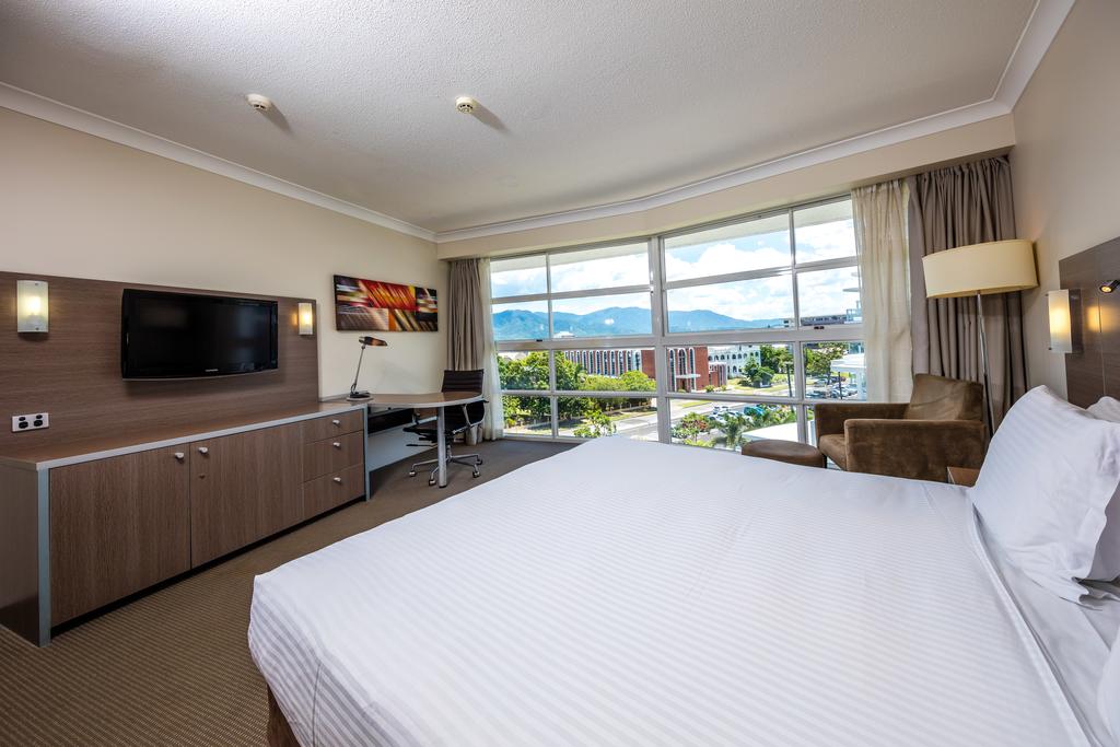 doubletree by hilton hotel cairns