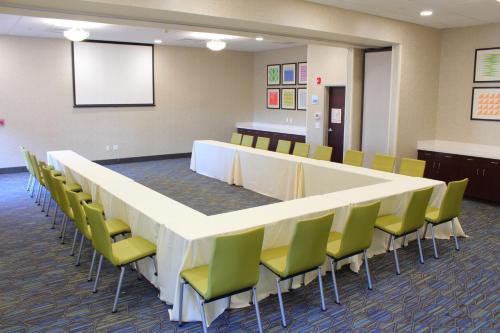 holiday inn express and suites napa american canyon by ihg