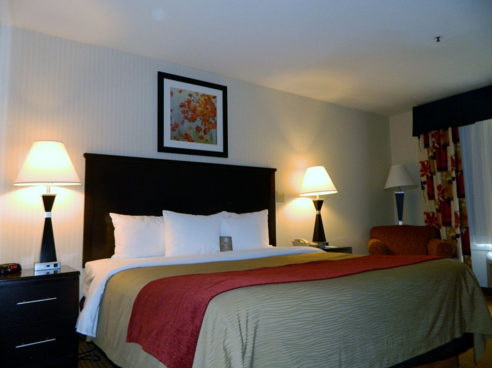 quality inn and suites farmington
