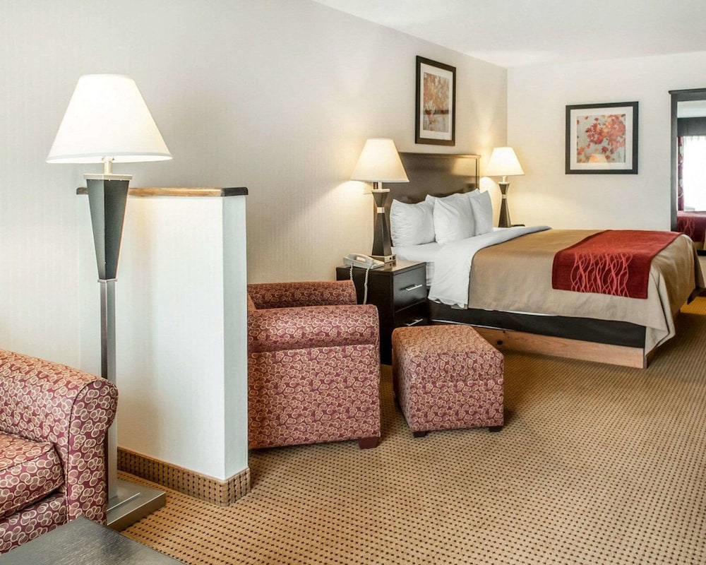 quality inn and suites farmington