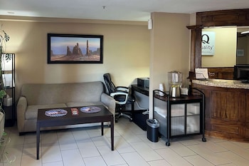 quality inn and suites farmington