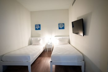 global rent apart costa hollywood