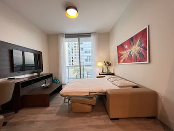 global rent apart costa hollywood