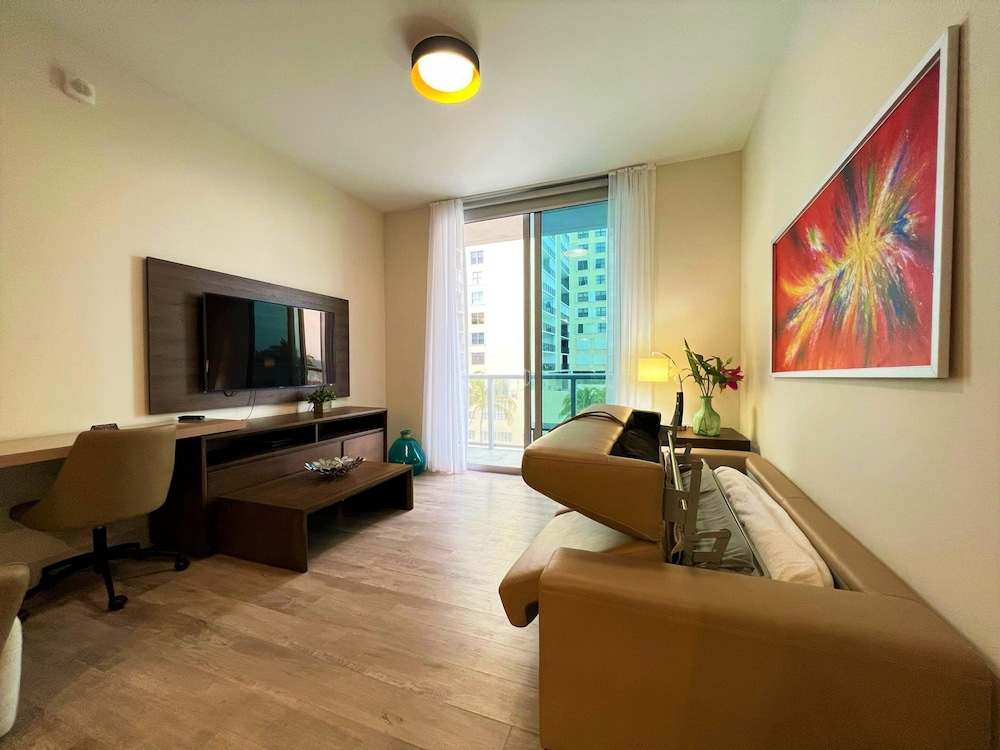 global rent apart costa hollywood