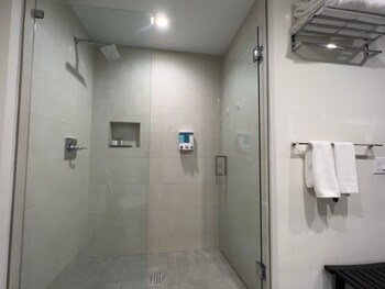 global rent apart costa hollywood