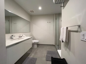 global rent apart costa hollywood