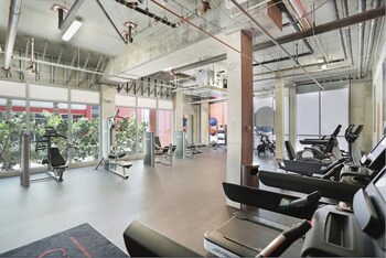 global rent apart costa hollywood