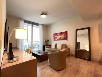 global rent apart costa hollywood