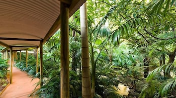 Pethers Rainforest Retreat,Capricorn>>Brisbane,5 star