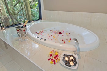pethers rainforest retreat