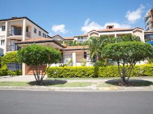 chevron palms holiday apartments by gold coast premium