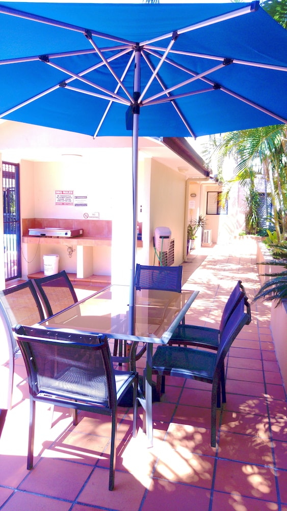 chevron palms holiday apartments by gold coast premium