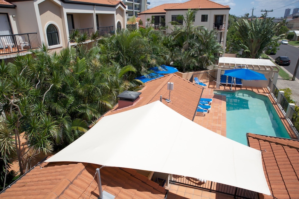 chevron palms holiday apartments by gold coast premium