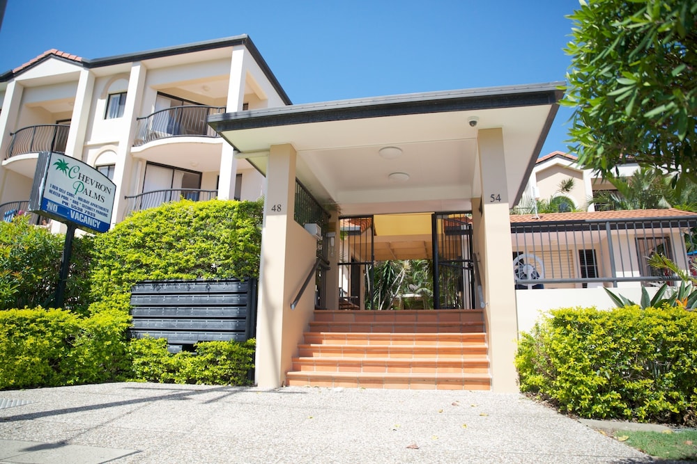 chevron palms holiday apartments by gold coast premium