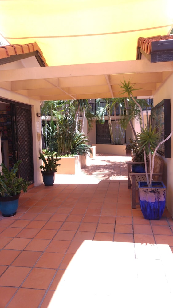 chevron palms holiday apartments by gold coast premium