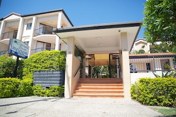 chevron palms holiday apartments by gold coast premium